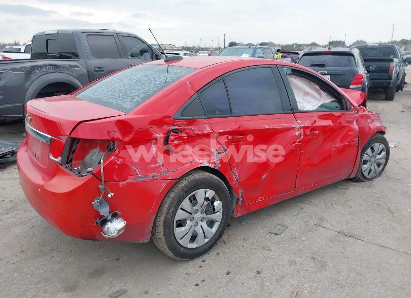 Photo 4 of 2015 Chevrolet Cruze LS AUTO (VIN 1G1PA5SH6F7104027)