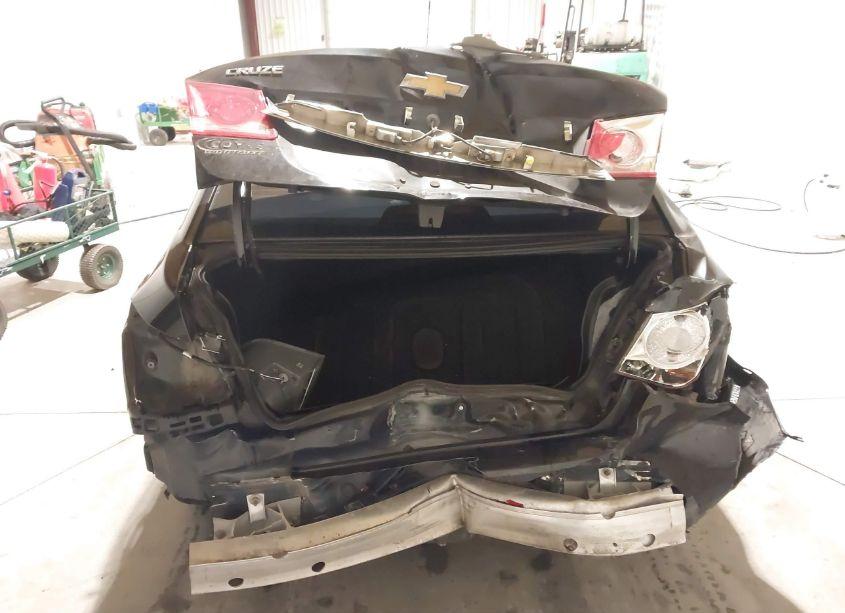 Photo 6 of 2015 Chevrolet Cruze LS AUTO (VIN 1G1PA5SH6F7142440)