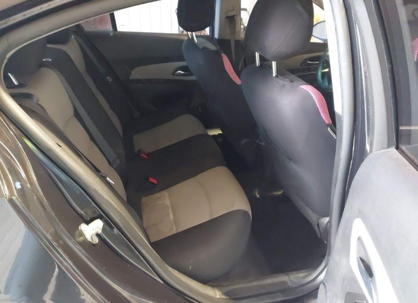 Photo 8 of 2015 Chevrolet Cruze LS AUTO (VIN 1G1PA5SH6F7142440)