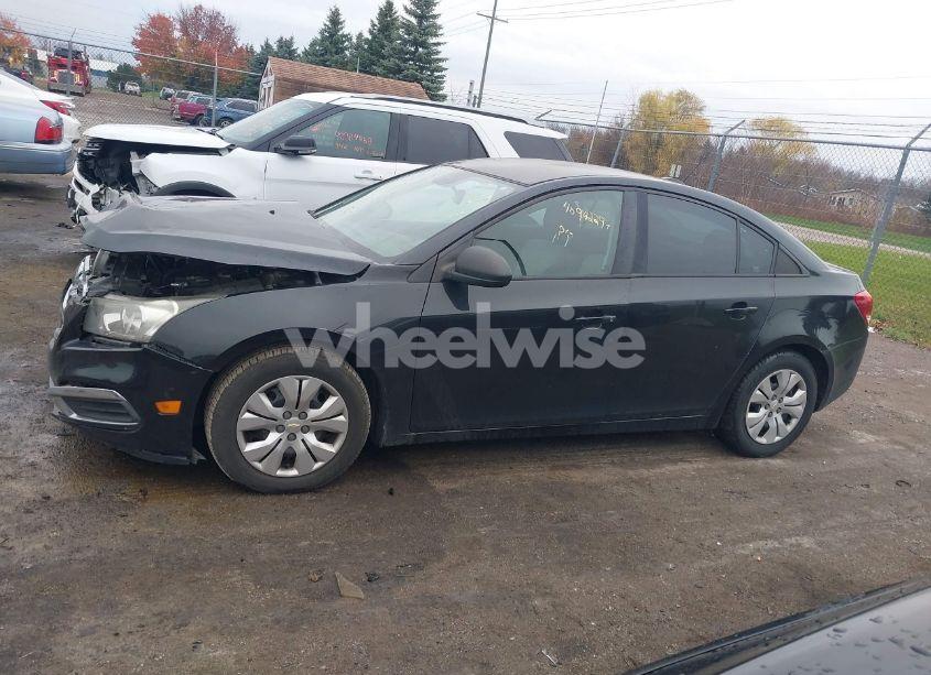 Photo 14 of 2015 Chevrolet Cruze LS AUTO (VIN 1G1PA5SH6F7161795)