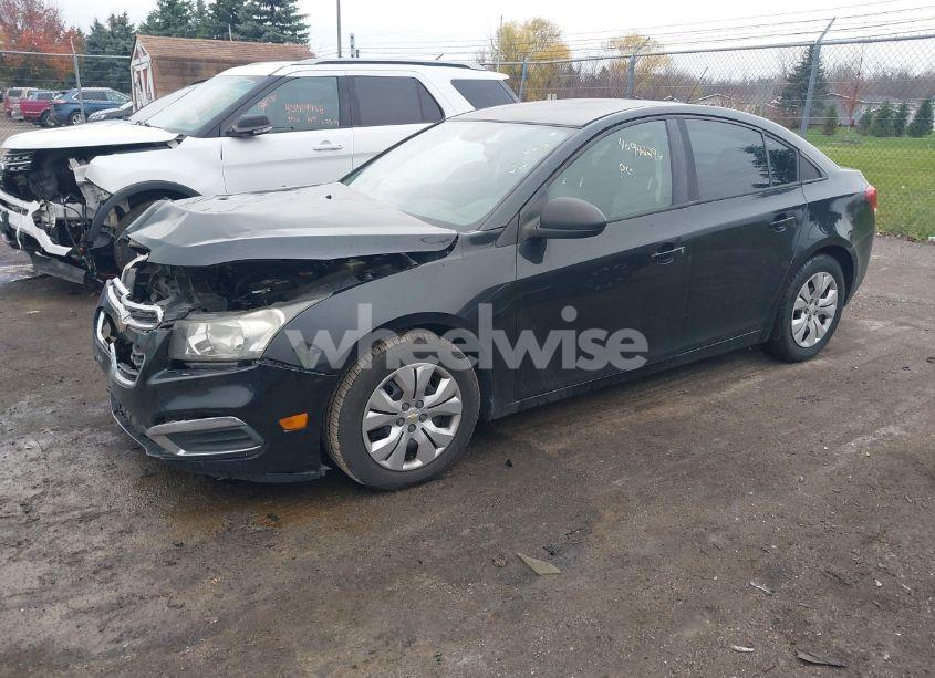 Photo 2 of 2015 Chevrolet Cruze LS AUTO (VIN 1G1PA5SH6F7161795)