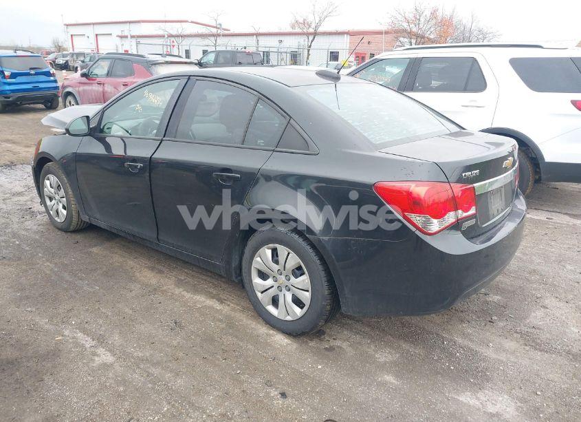 Photo 3 of 2015 Chevrolet Cruze LS AUTO (VIN 1G1PA5SH6F7161795)