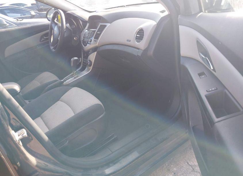 Photo 5 of 2015 Chevrolet Cruze LS AUTO (VIN 1G1PA5SH6F7202877)