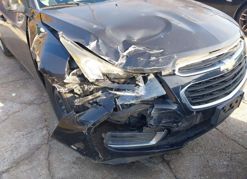 Photo 6 of 2015 Chevrolet Cruze LS AUTO (VIN 1G1PA5SH6F7202877)