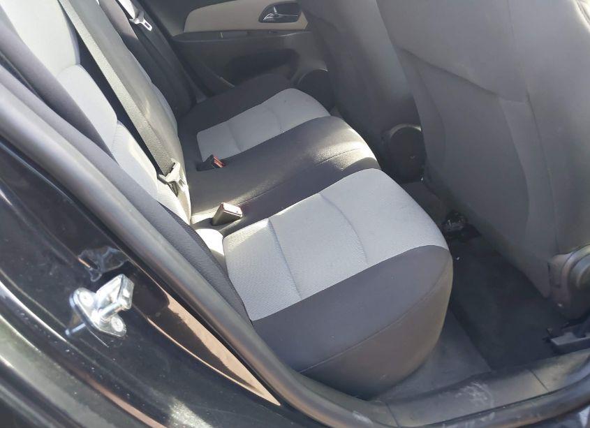 Photo 8 of 2015 Chevrolet Cruze LS AUTO (VIN 1G1PA5SH6F7202877)