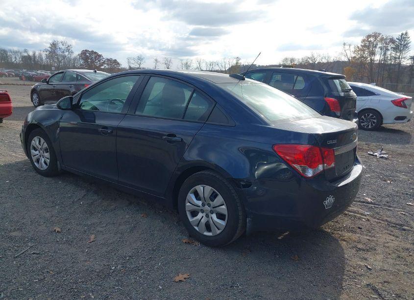 Photo 3 of 2015 Chevrolet Cruze LS AUTO (VIN 1G1PA5SH6F7207321)