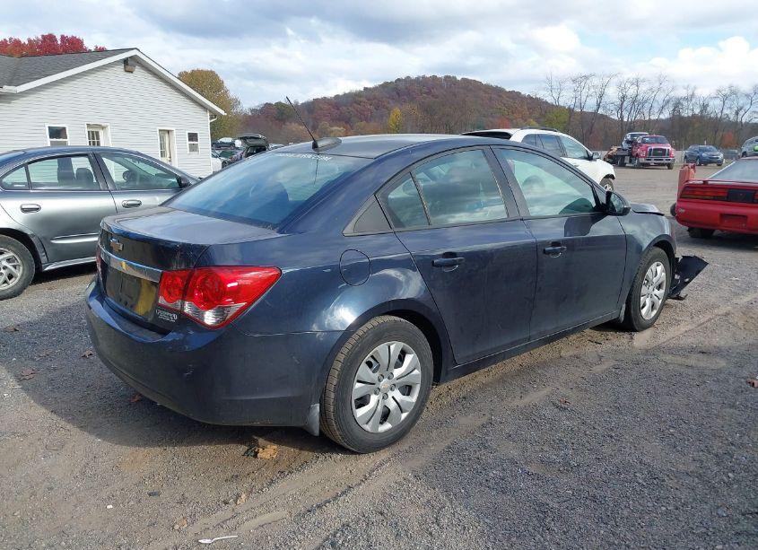 Photo 4 of 2015 Chevrolet Cruze LS AUTO (VIN 1G1PA5SH6F7207321)