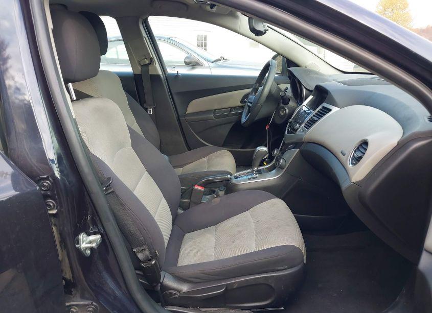 Photo 5 of 2015 Chevrolet Cruze LS AUTO (VIN 1G1PA5SH6F7207321)