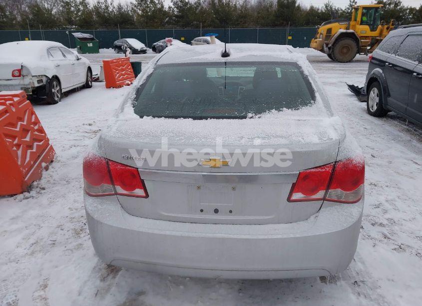 Photo 16 of 2015 Chevrolet Cruze LS AUTO (VIN 1G1PA5SH6F7240786)