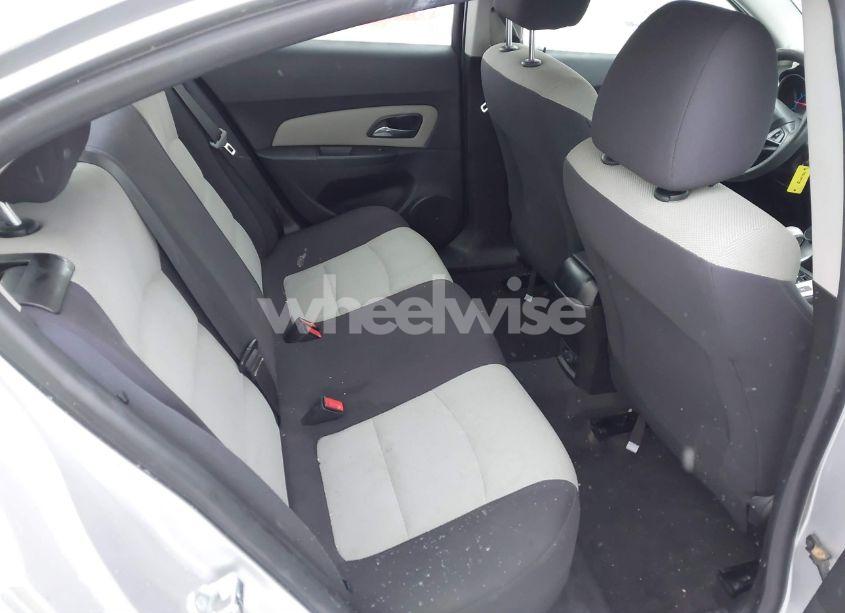 Photo 8 of 2015 Chevrolet Cruze LS AUTO (VIN 1G1PA5SH6F7240786)