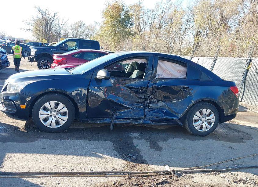 Photo 14 of 2015 Chevrolet Cruze LS AUTO (VIN 1G1PA5SH6F7274761)