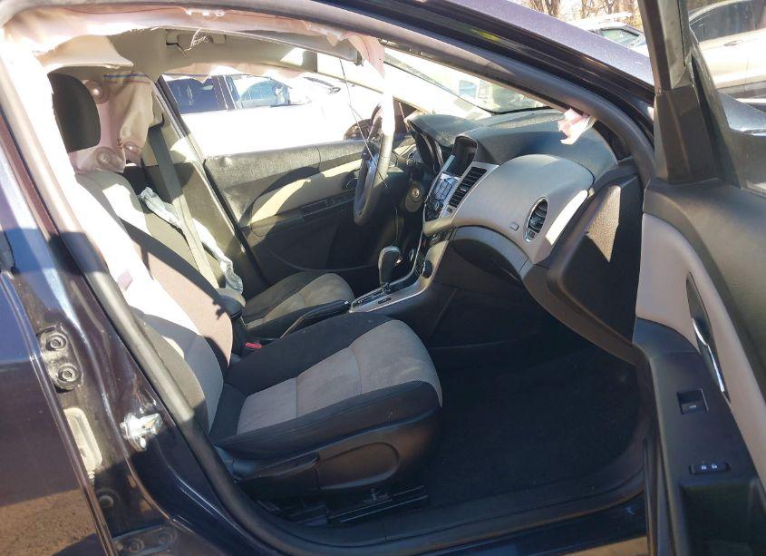 Photo 5 of 2015 Chevrolet Cruze LS AUTO (VIN 1G1PA5SH6F7274761)