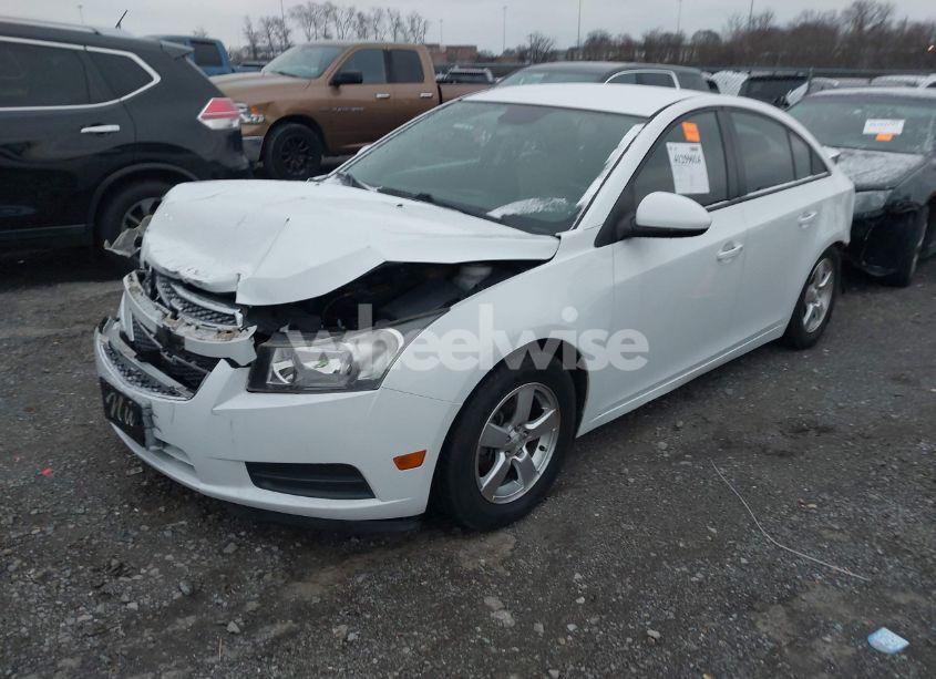 Photo 2 of 2013 Chevrolet Cruze LS AUTO (VIN 1G1PA5SH7D7189764)