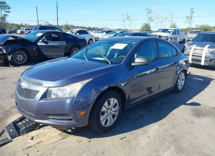 Photo 2 of 2013 Chevrolet Cruze LS AUTO (VIN 1G1PA5SH7D7231608)