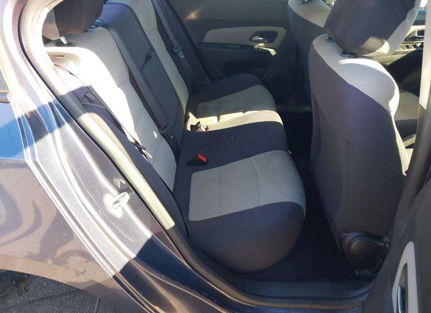 Photo 8 of 2013 Chevrolet Cruze LS AUTO (VIN 1G1PA5SH7D7231608)