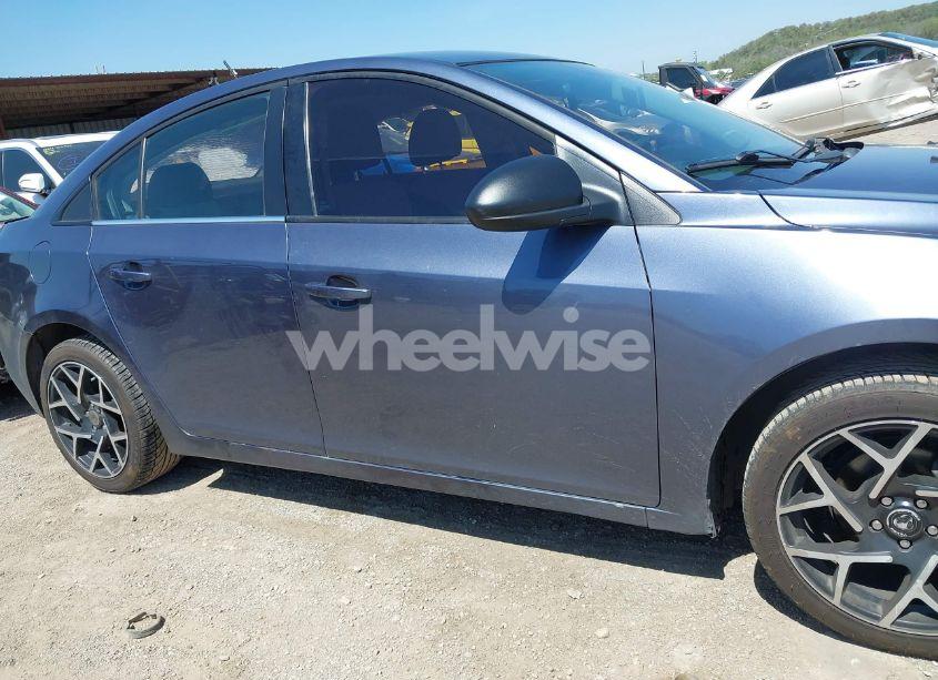 Photo 13 of 2014 Chevrolet Cruze LS AUTO (VIN 1G1PA5SH7E7139450)