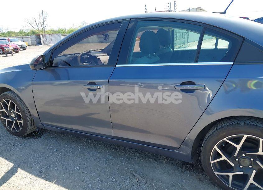 Photo 14 of 2014 Chevrolet Cruze LS AUTO (VIN 1G1PA5SH7E7139450)