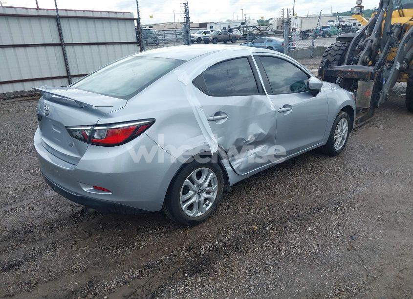 Photo 4 of 2014 Chevrolet Cruze LS AUTO (VIN 1G1PA5SH7E7139450)