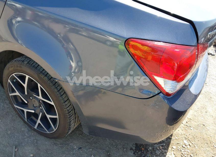 Photo 6 of 2014 Chevrolet Cruze LS AUTO (VIN 1G1PA5SH7E7139450)