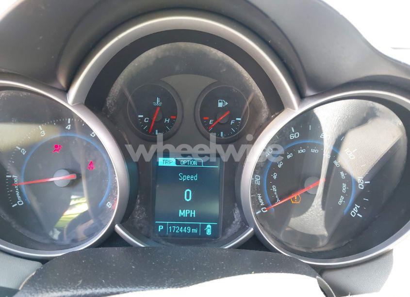 Photo 7 of 2014 Chevrolet Cruze LS AUTO (VIN 1G1PA5SH7E7139450)