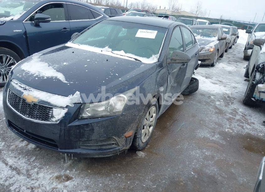 Photo 2 of 2014 Chevrolet Cruze LS AUTO (VIN 1G1PA5SH7E7142039)