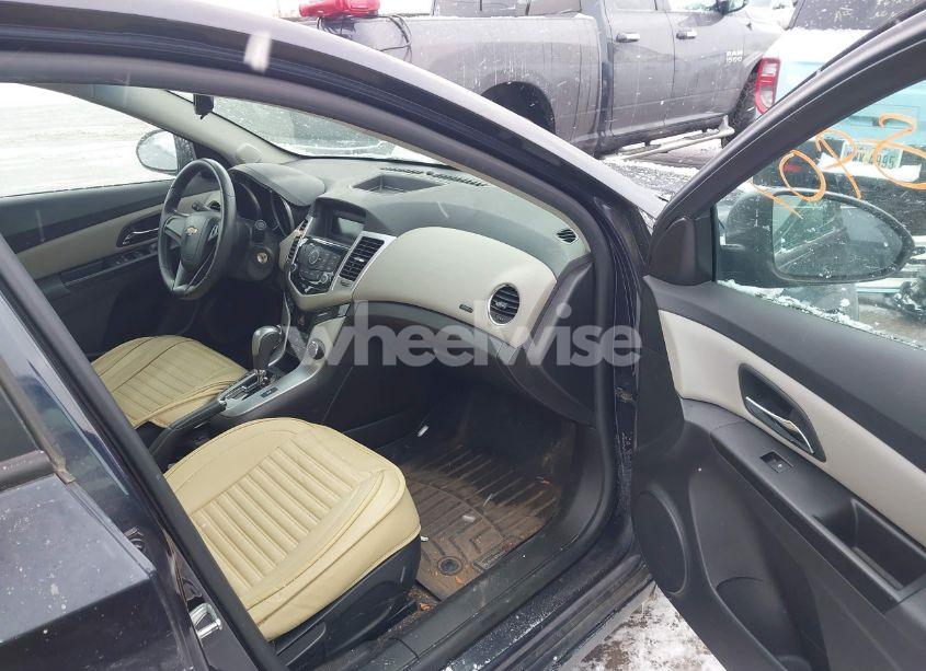 Photo 5 of 2014 Chevrolet Cruze LS AUTO (VIN 1G1PA5SH7E7142039)