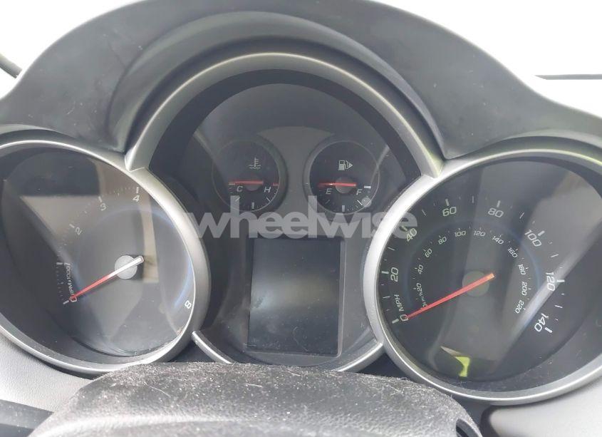 Photo 7 of 2014 Chevrolet Cruze LS AUTO (VIN 1G1PA5SH7E7142039)