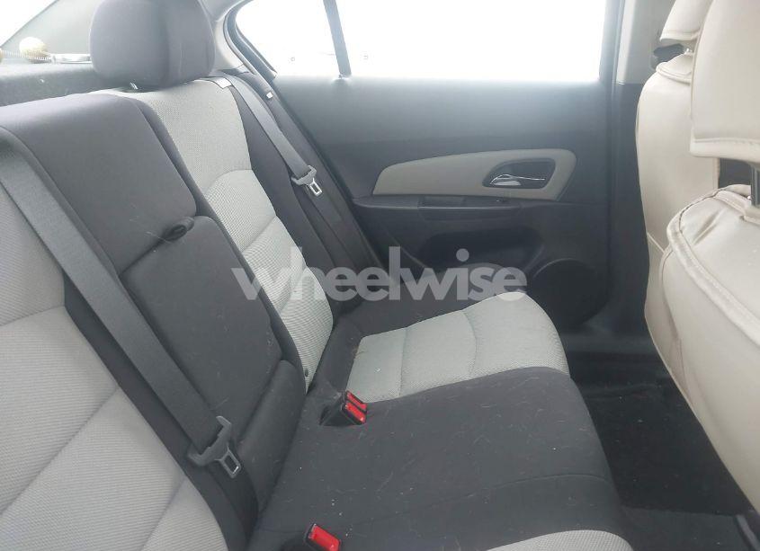 Photo 8 of 2014 Chevrolet Cruze LS AUTO (VIN 1G1PA5SH7E7142039)