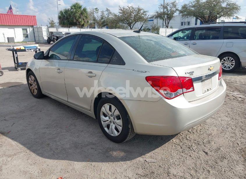 Photo 3 of 2014 Chevrolet Cruze LS AUTO (VIN 1G1PA5SH7E7189751)