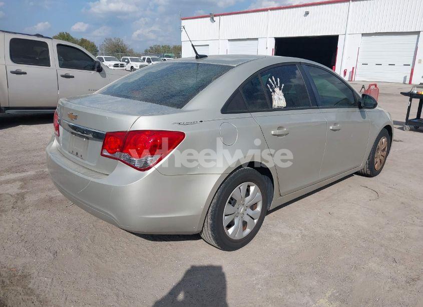 Photo 4 of 2014 Chevrolet Cruze LS AUTO (VIN 1G1PA5SH7E7189751)