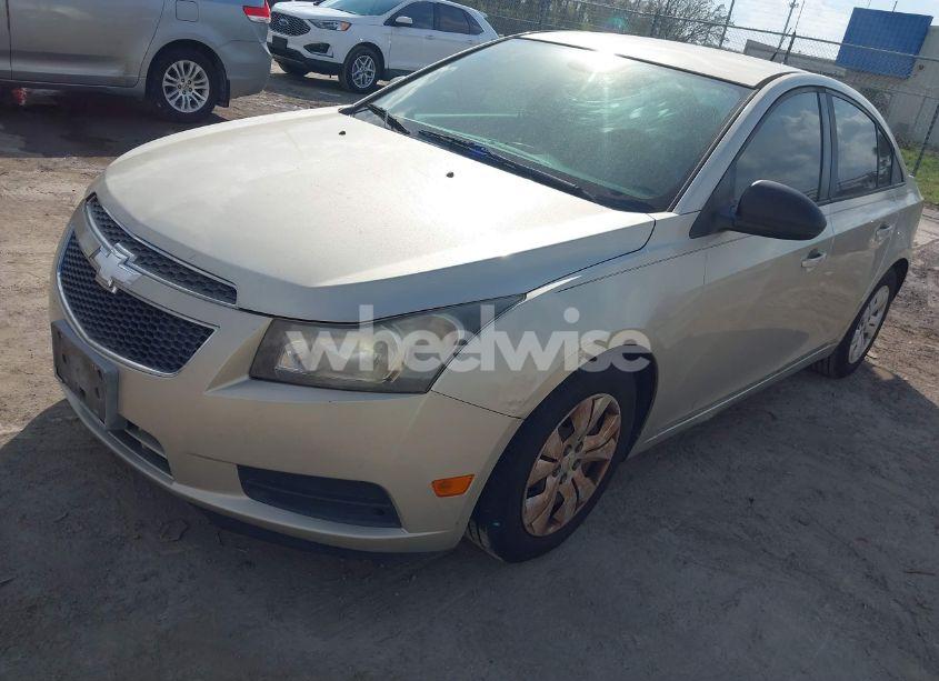 Photo 6 of 2014 Chevrolet Cruze LS AUTO (VIN 1G1PA5SH7E7189751)