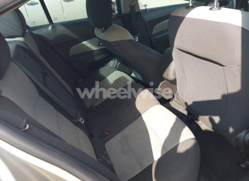 Photo 8 of 2014 Chevrolet Cruze LS AUTO (VIN 1G1PA5SH7E7189751)