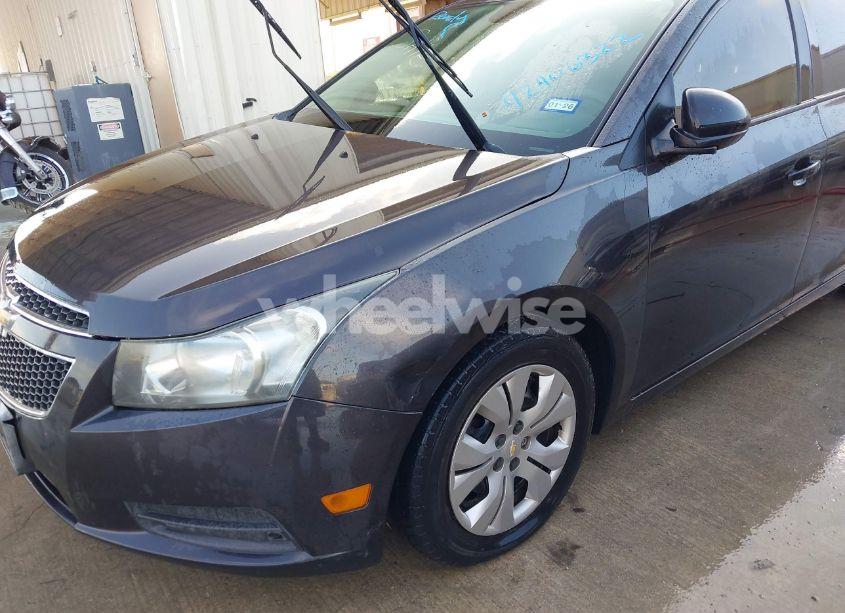 Photo 6 of 2014 Chevrolet Cruze LS AUTO (VIN 1G1PA5SH7E7208234)