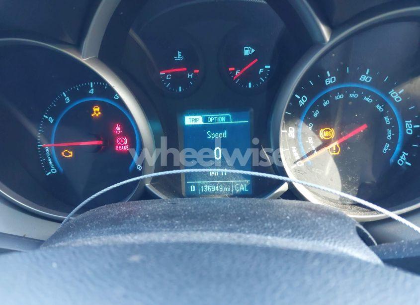 Photo 7 of 2014 Chevrolet Cruze LS AUTO (VIN 1G1PA5SH7E7259569)