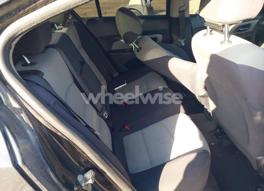 Photo 8 of 2014 Chevrolet Cruze LS AUTO (VIN 1G1PA5SH7E7259569)