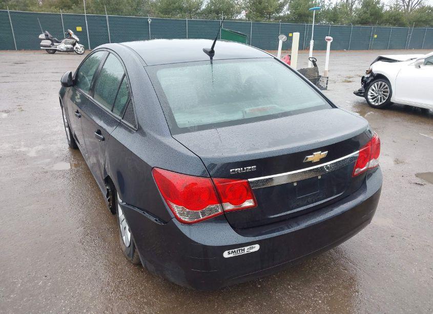 Photo 3 of 2014 Chevrolet Cruze LS AUTO (VIN 1G1PA5SH7E7319107)