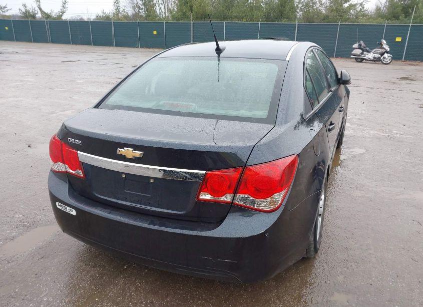 Photo 4 of 2014 Chevrolet Cruze LS AUTO (VIN 1G1PA5SH7E7319107)
