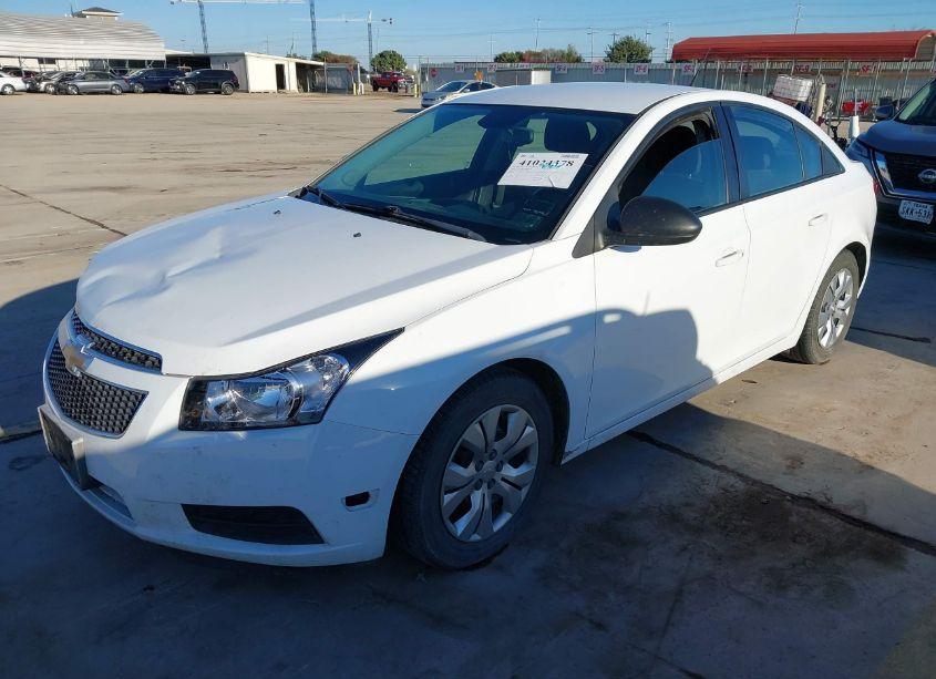 Photo 2 of 2014 Chevrolet Cruze LS AUTO (VIN 1G1PA5SH7E7335856)