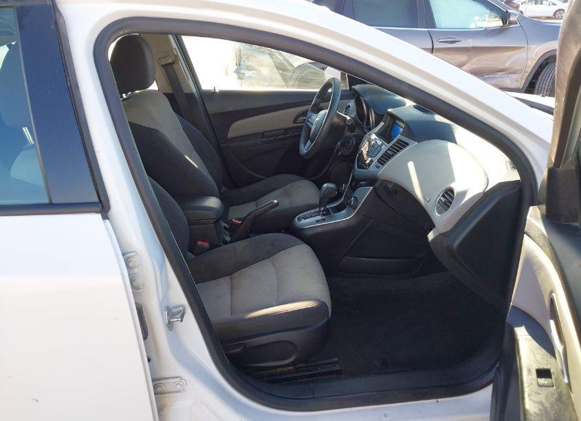 Photo 5 of 2014 Chevrolet Cruze LS AUTO (VIN 1G1PA5SH7E7335856)