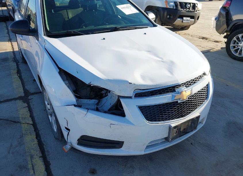 Photo 6 of 2014 Chevrolet Cruze LS AUTO (VIN 1G1PA5SH7E7335856)