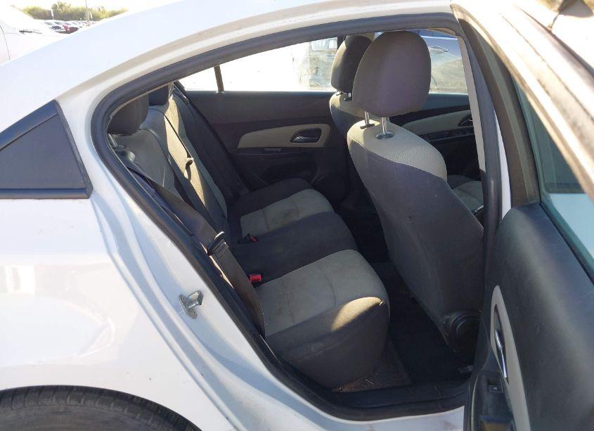 Photo 8 of 2014 Chevrolet Cruze LS AUTO (VIN 1G1PA5SH7E7335856)