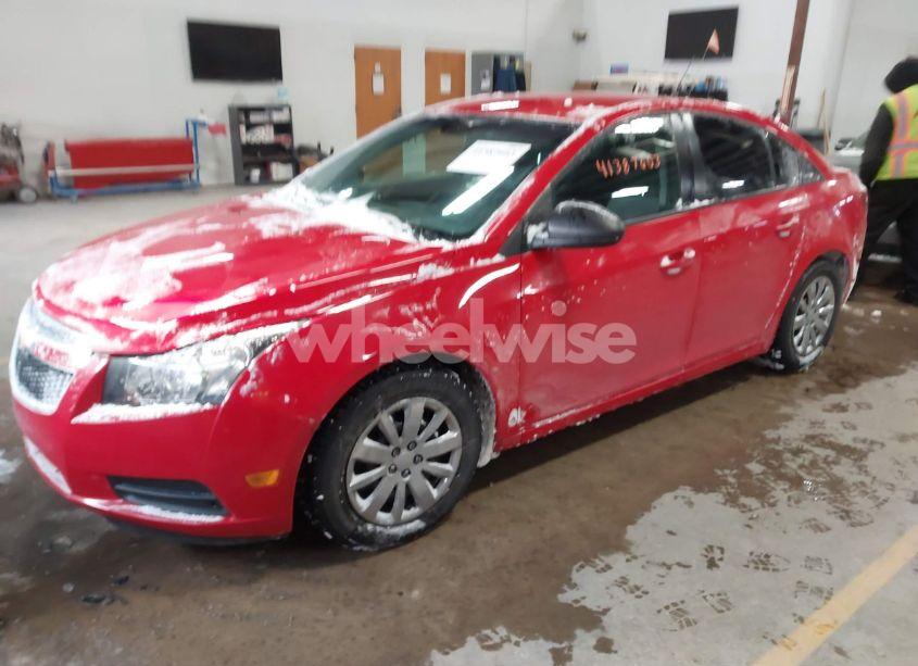Photo 2 of 2014 Chevrolet Cruze LS AUTO (VIN 1G1PA5SH7E7343357)