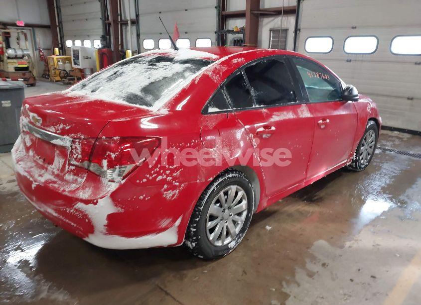 Photo 4 of 2014 Chevrolet Cruze LS AUTO (VIN 1G1PA5SH7E7343357)