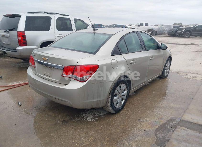 Photo 4 of 2014 Chevrolet Cruze LS AUTO (VIN 1G1PA5SH7E7351586)