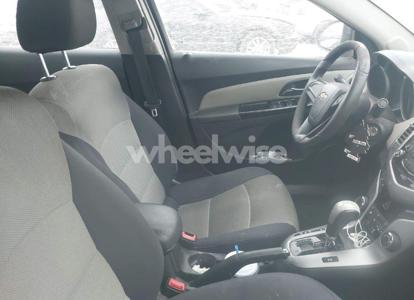 Photo 5 of 2014 Chevrolet Cruze LS AUTO (VIN 1G1PA5SH7E7351586)