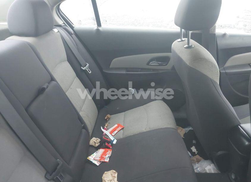 Photo 8 of 2014 Chevrolet Cruze LS AUTO (VIN 1G1PA5SH7E7351586)