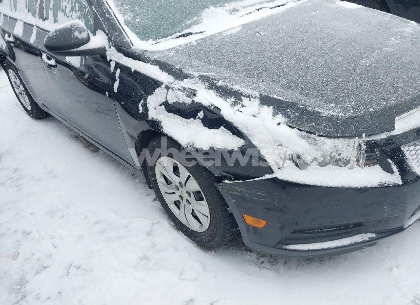 Photo 6 of 2014 Chevrolet Cruze LS AUTO (VIN 1G1PA5SH7E7458783)