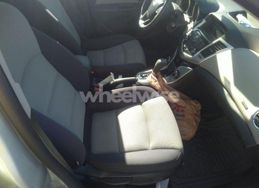 Photo 5 of 2014 Chevrolet Cruze LS AUTO (VIN 1G1PA5SH7E7476295)