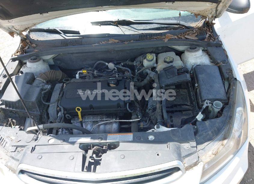 Photo 10 of 2015 Chevrolet Cruze LS AUTO (VIN 1G1PA5SH7F7100360)