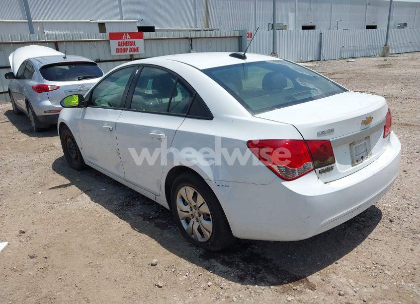 Photo 3 of 2015 Chevrolet Cruze LS AUTO (VIN 1G1PA5SH7F7100360)